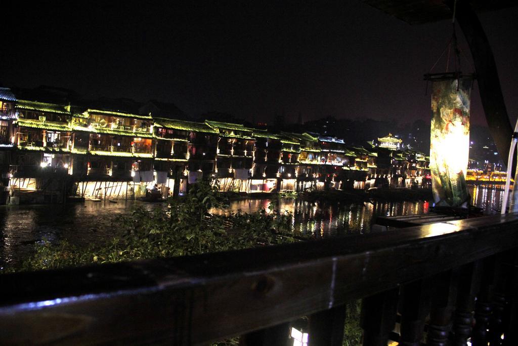 Fenghuang 1St Apartment Exteriör bild