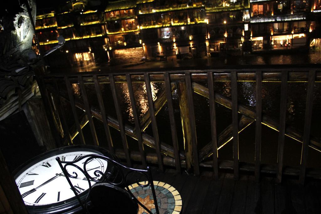 Fenghuang 1St Apartment Exteriör bild