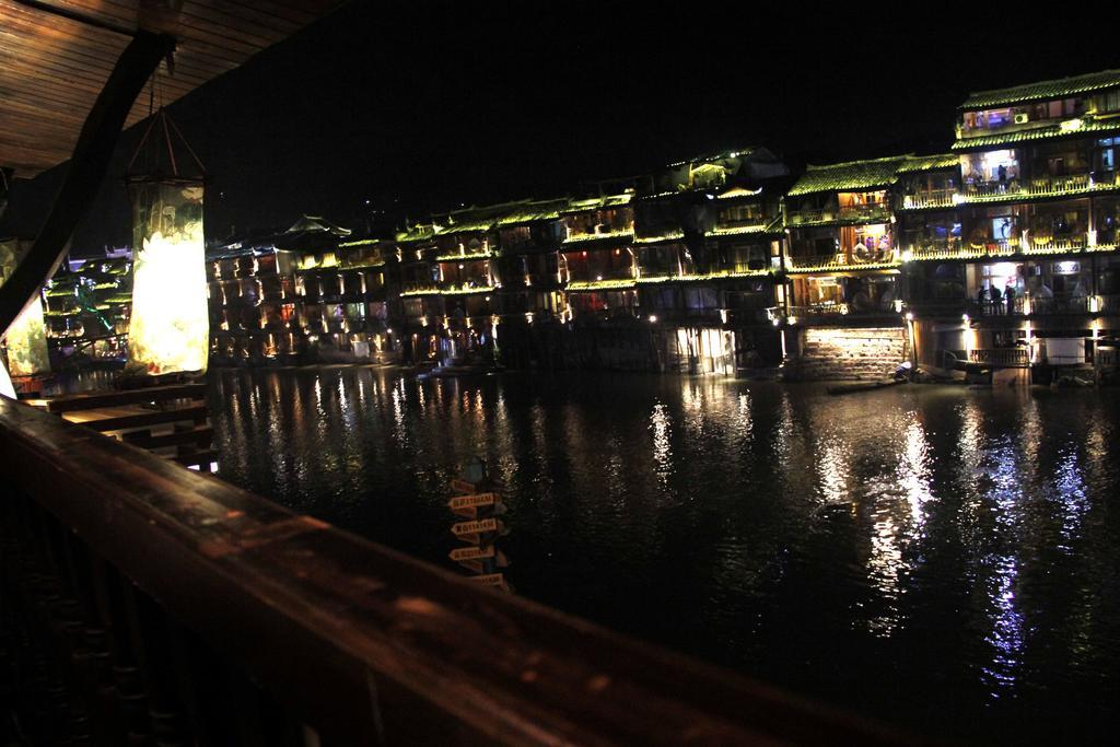 Fenghuang 1St Apartment Exteriör bild