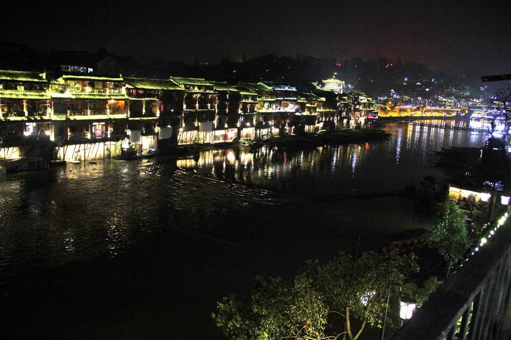 Fenghuang 1St Apartment Exteriör bild
